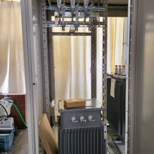 キュービクル函、トランス搬入据付け