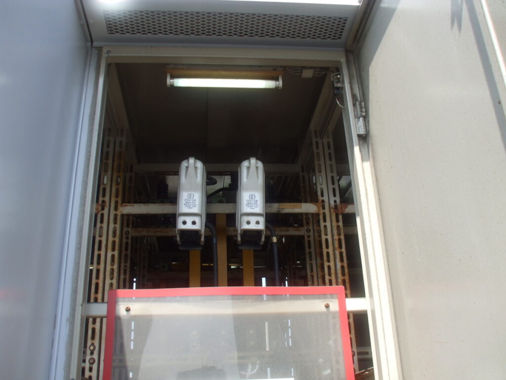 改修前(電灯No.1トランス100kVA用カットアウト)